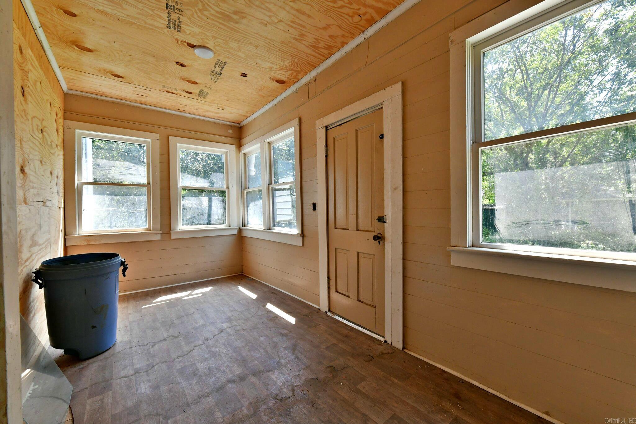 Mena Original - Residential Lease