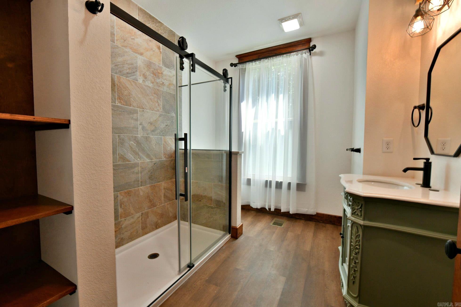 Mena Original - Residential Lease