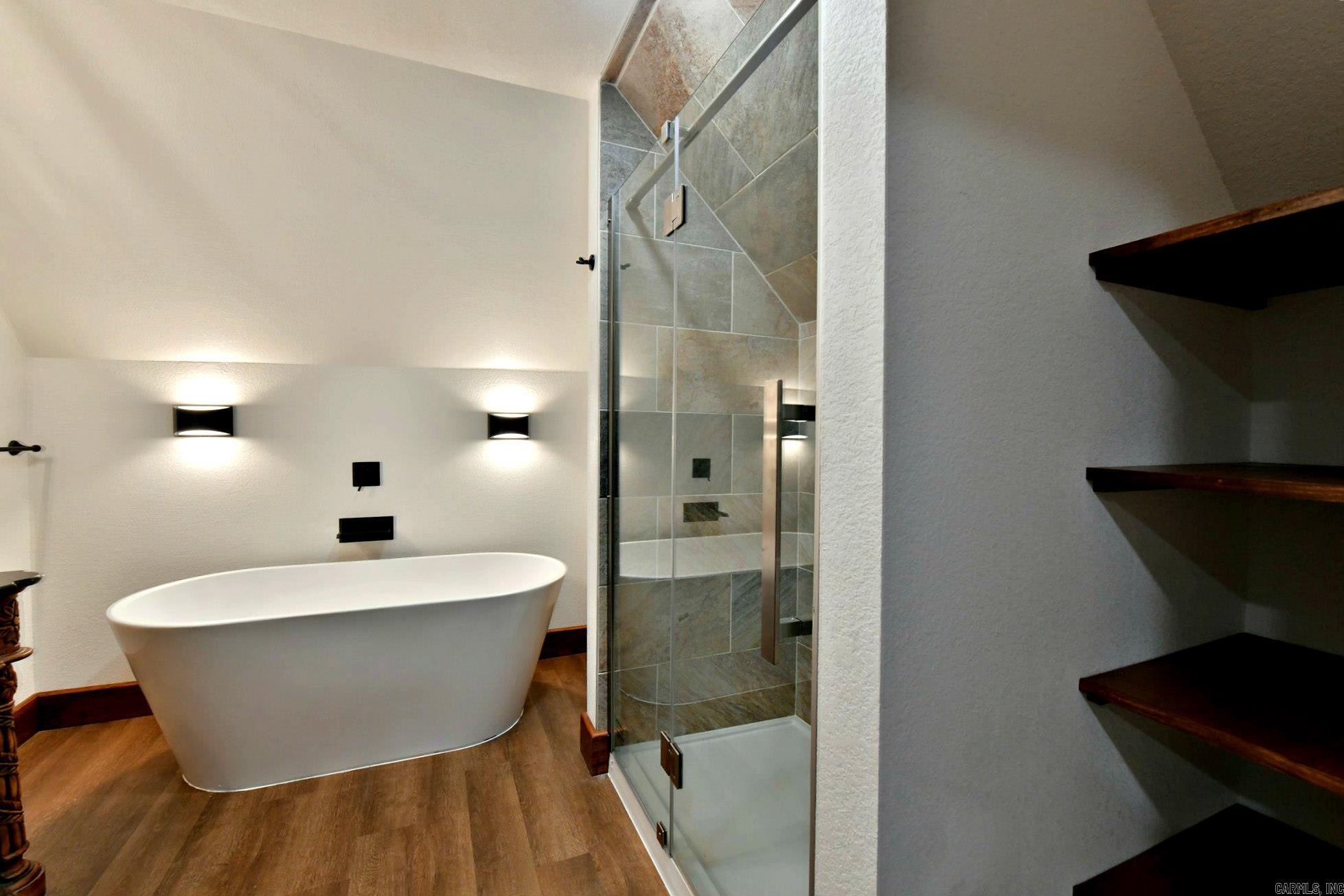 Mena Original - Residential Lease