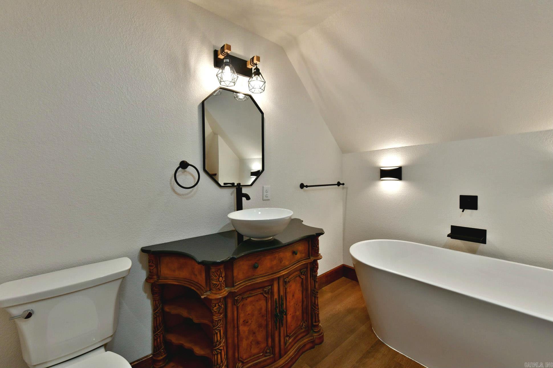 Mena Original - Residential Lease