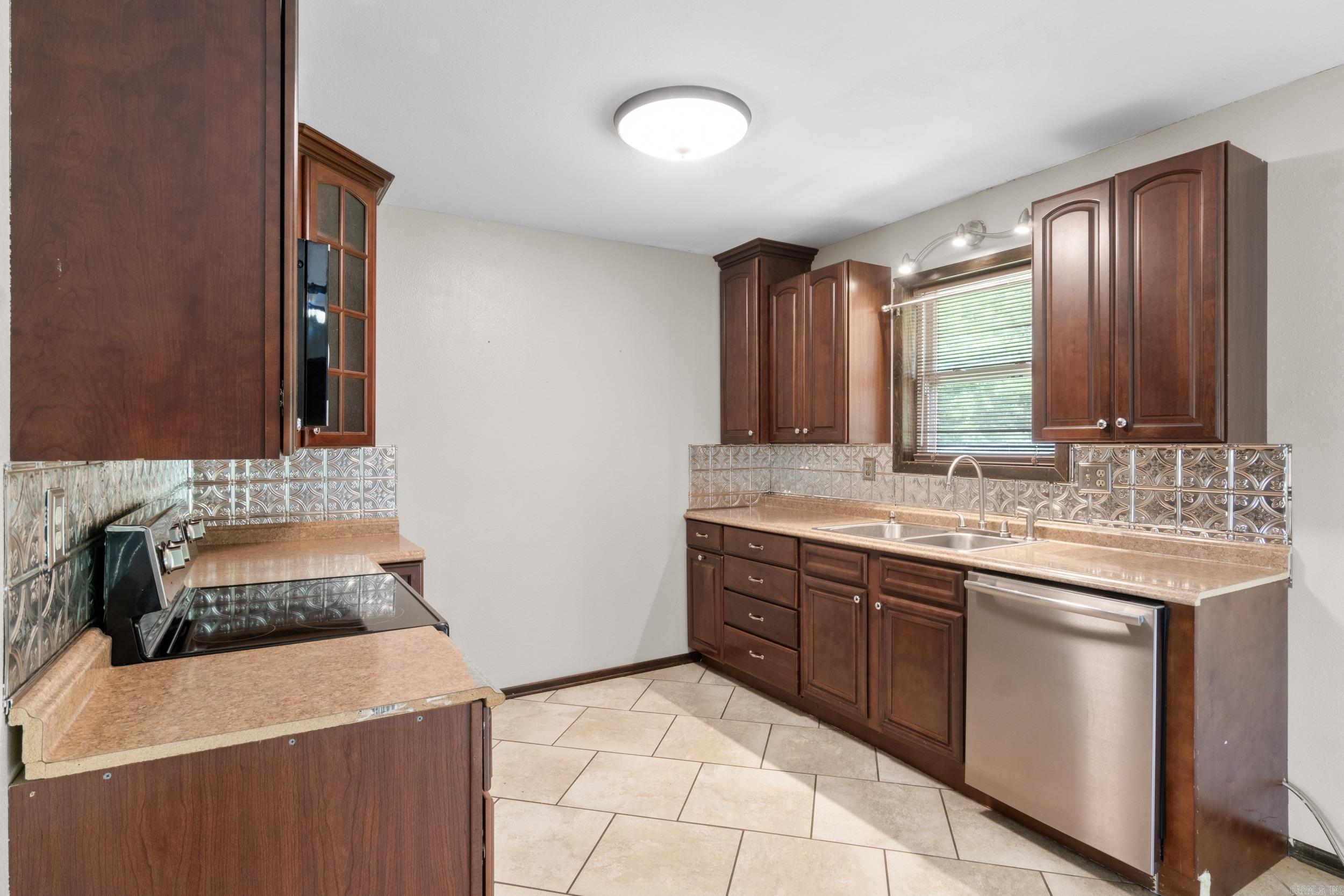 CEDAR CREST - Residential