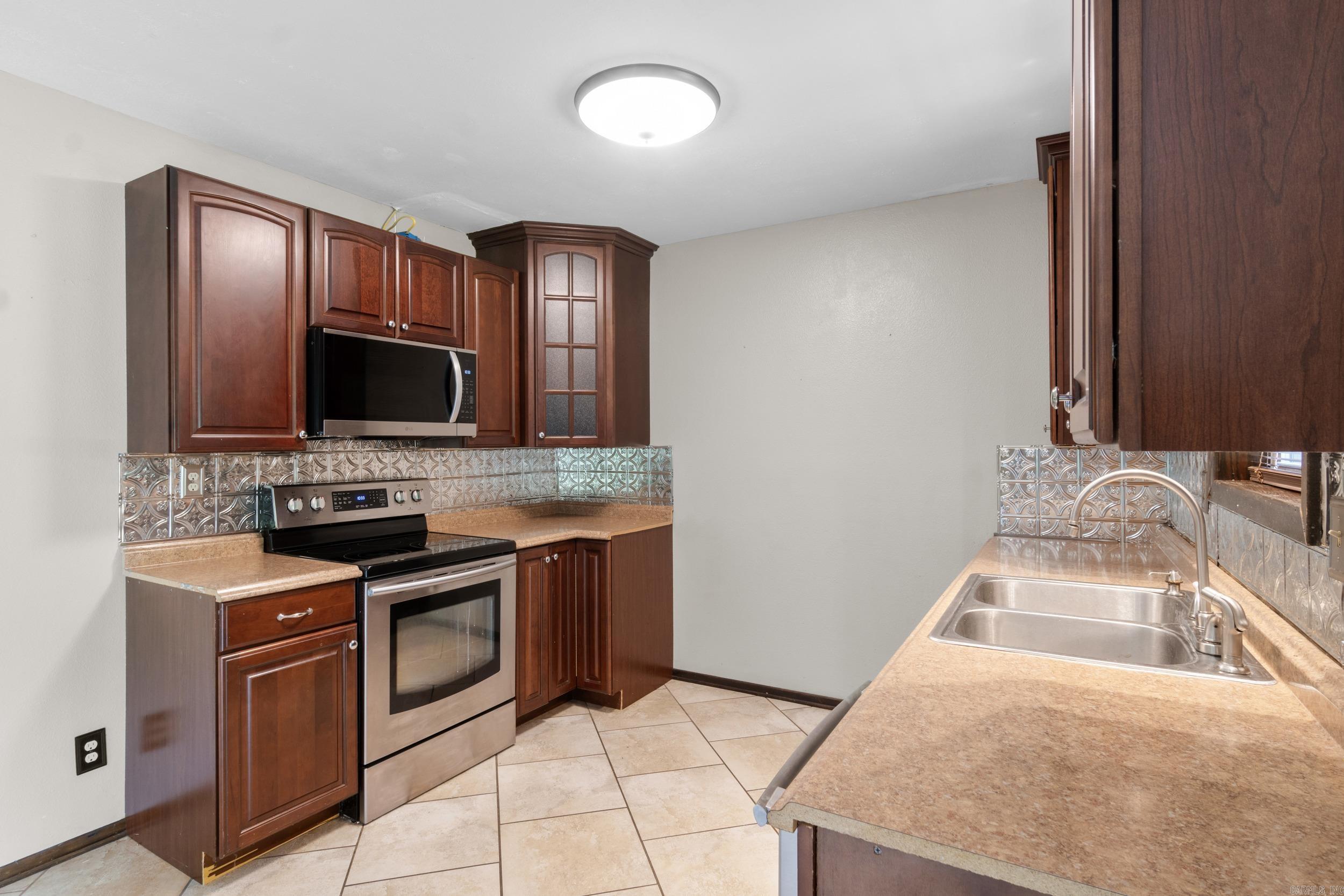 CEDAR CREST - Residential