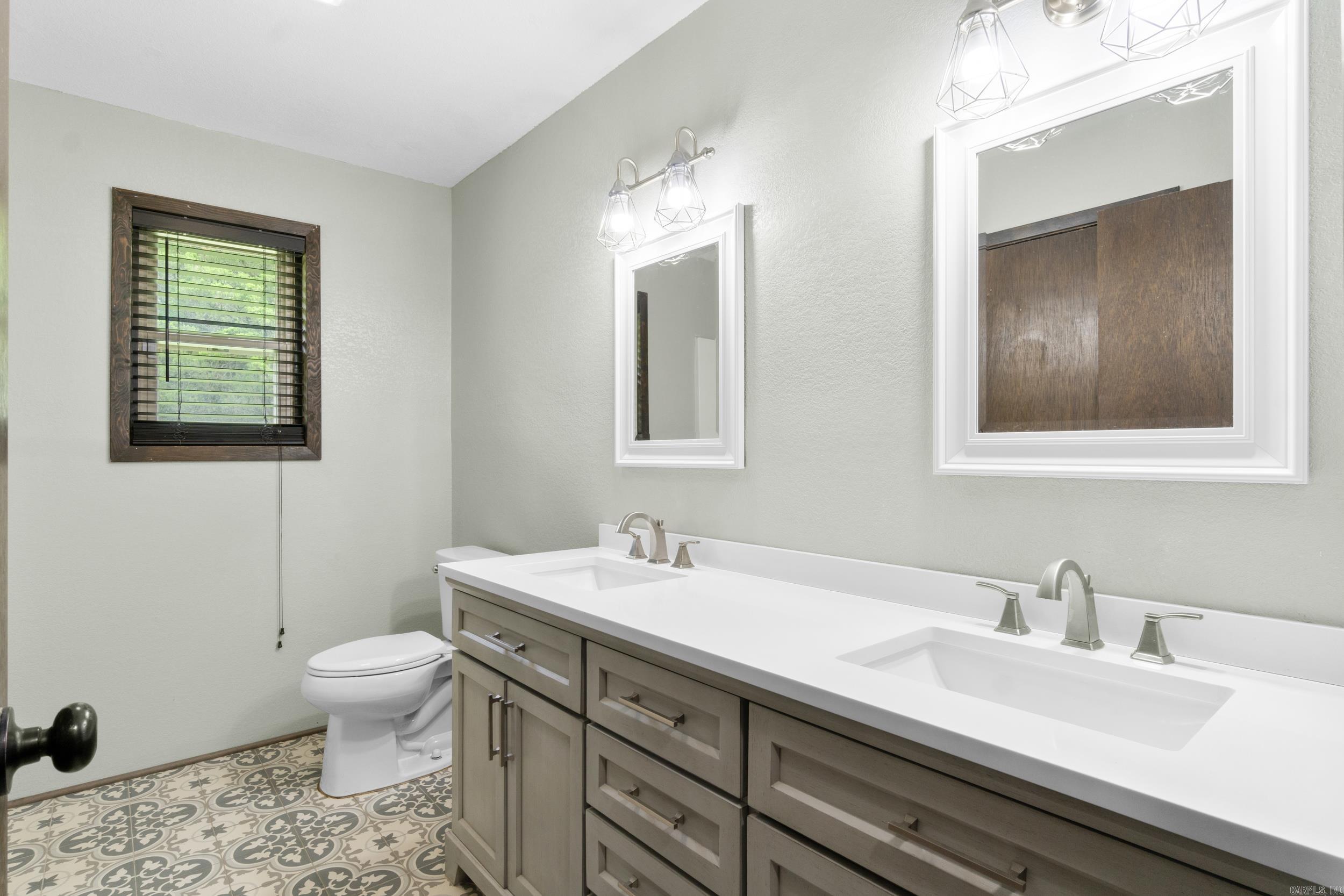 CEDAR CREST - Residential