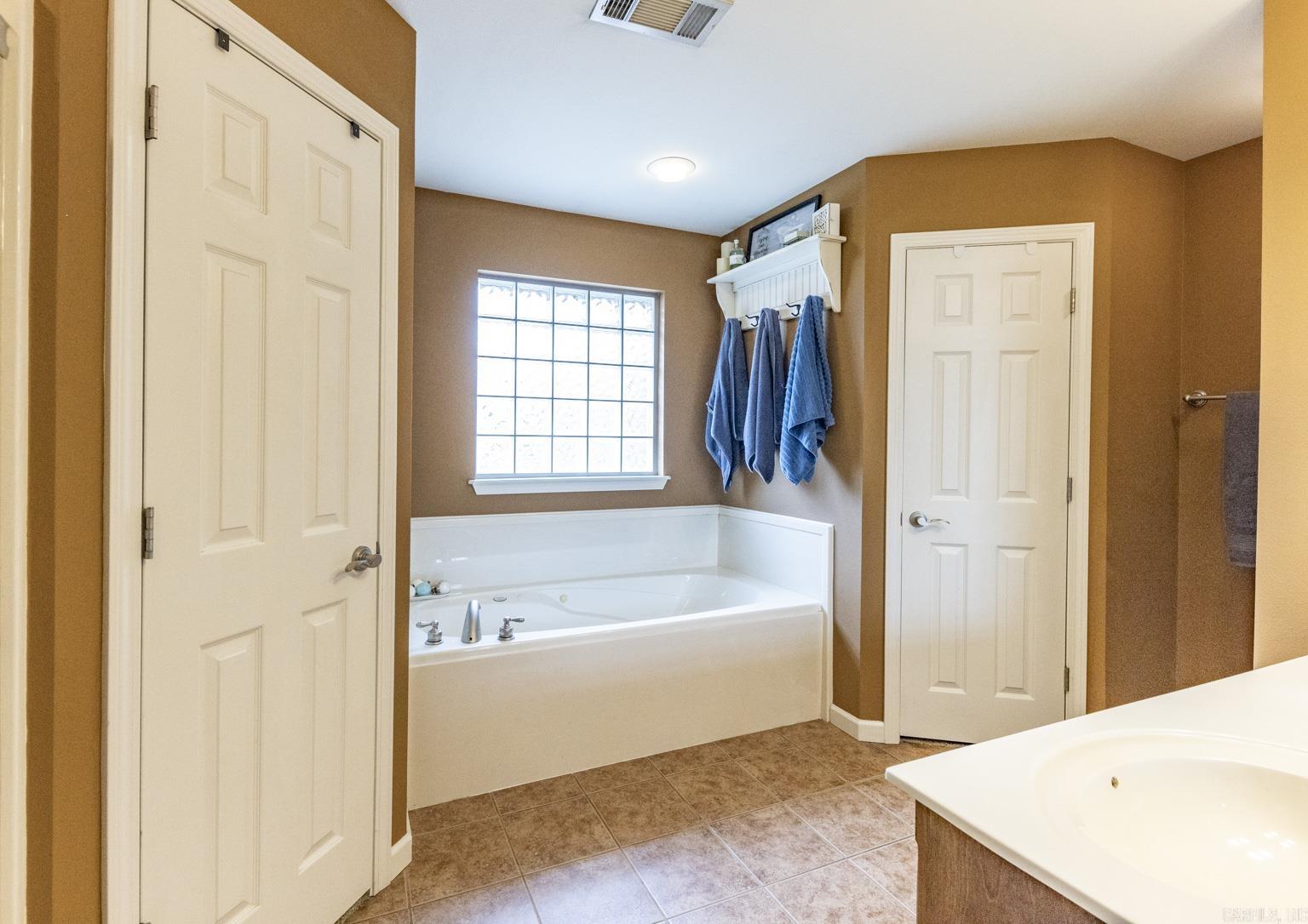 ROLLING BROOK - Residential