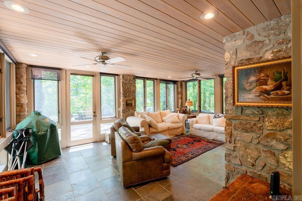 TROUT HAVEN - Residential