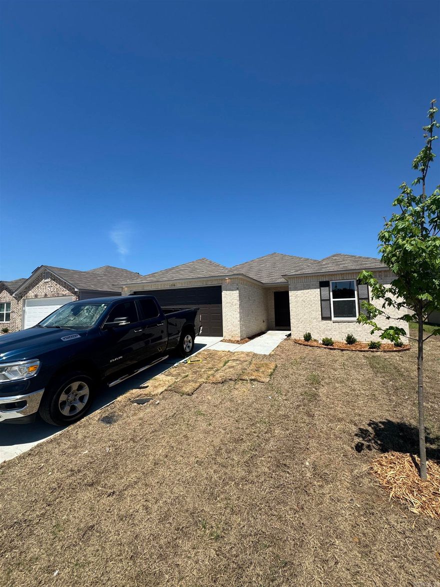 The inviting Murrow II plan! It offers a perfect blend of comfort and functionality. With 3 bedrooms and 2 bathrooms, it's ideal for a family or those who appreciate extra space. The spacious living area flowing into an elegant eat-in kitchen equipped with energy-efficient appliances suggests a modern touch. The large pantry is definitely a bonus for anyone who loves cooking or baking. Let's not forget the covered back porch—what a great feature for entertaining guests or just enjoying some outdoor relaxation. Overall, this home is a cozy retreat with lots of curb appeal. Learn more about this home today!   **SEE SHOWING REMARKS & AGENT REMARKS FOR IMPORTANT INFORMATION**