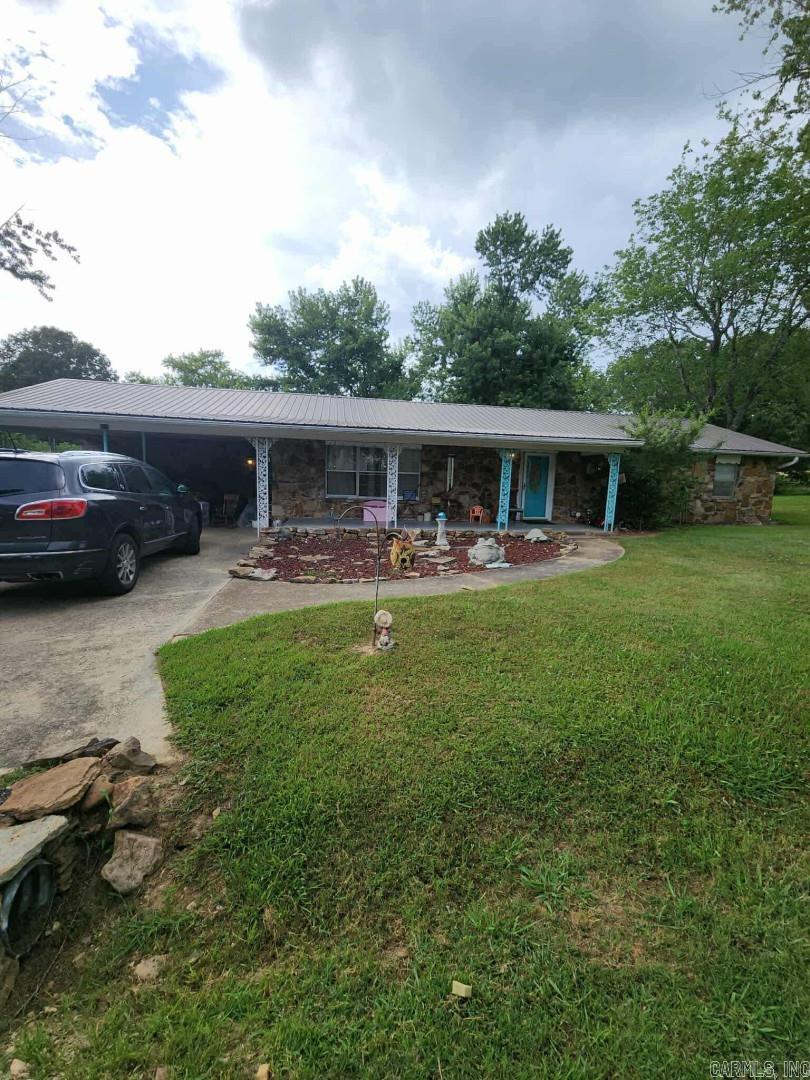 Charming 4-Bedroom Home with Guest Cottage Near the White River ā Seller Financing Available!Beautifully 4-bedroom, 2-bath home with a spacious primary suite set apart from the other bedrooms for privacy. The layout includes a separate dining room between the living room and kitchen, plus a utility room with storage. A 2-car carport provides covered parking.Behind the main home, a private driveway leads to a versatile guest cottage or nightly rental. This studio-style space offers an open living area with kitchenette, a cozy bedroom, and a full bath with soaking tub.Conveniently located close to town and just a couple of miles from the scenic White River.No bank financing needed ā seller is offering owner financing on this property!