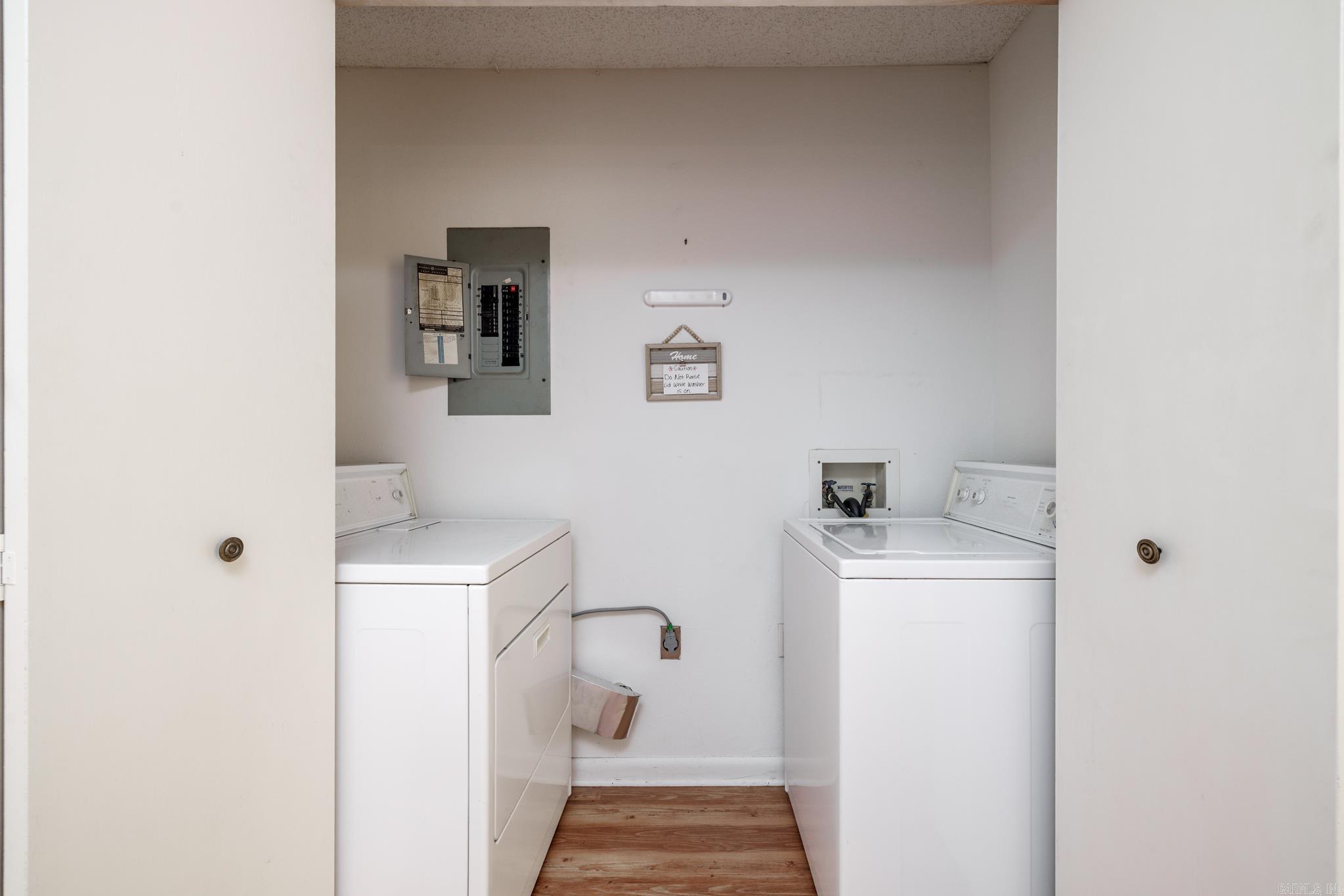 VALENCIA COURTS - Residential