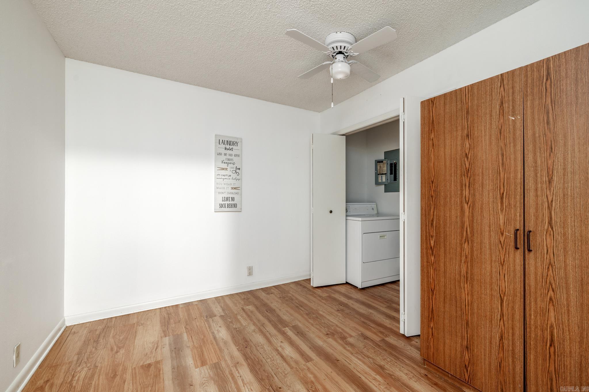 VALENCIA COURTS - Residential
