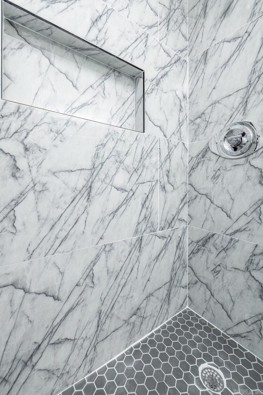 PINEDALE COVE - Residential