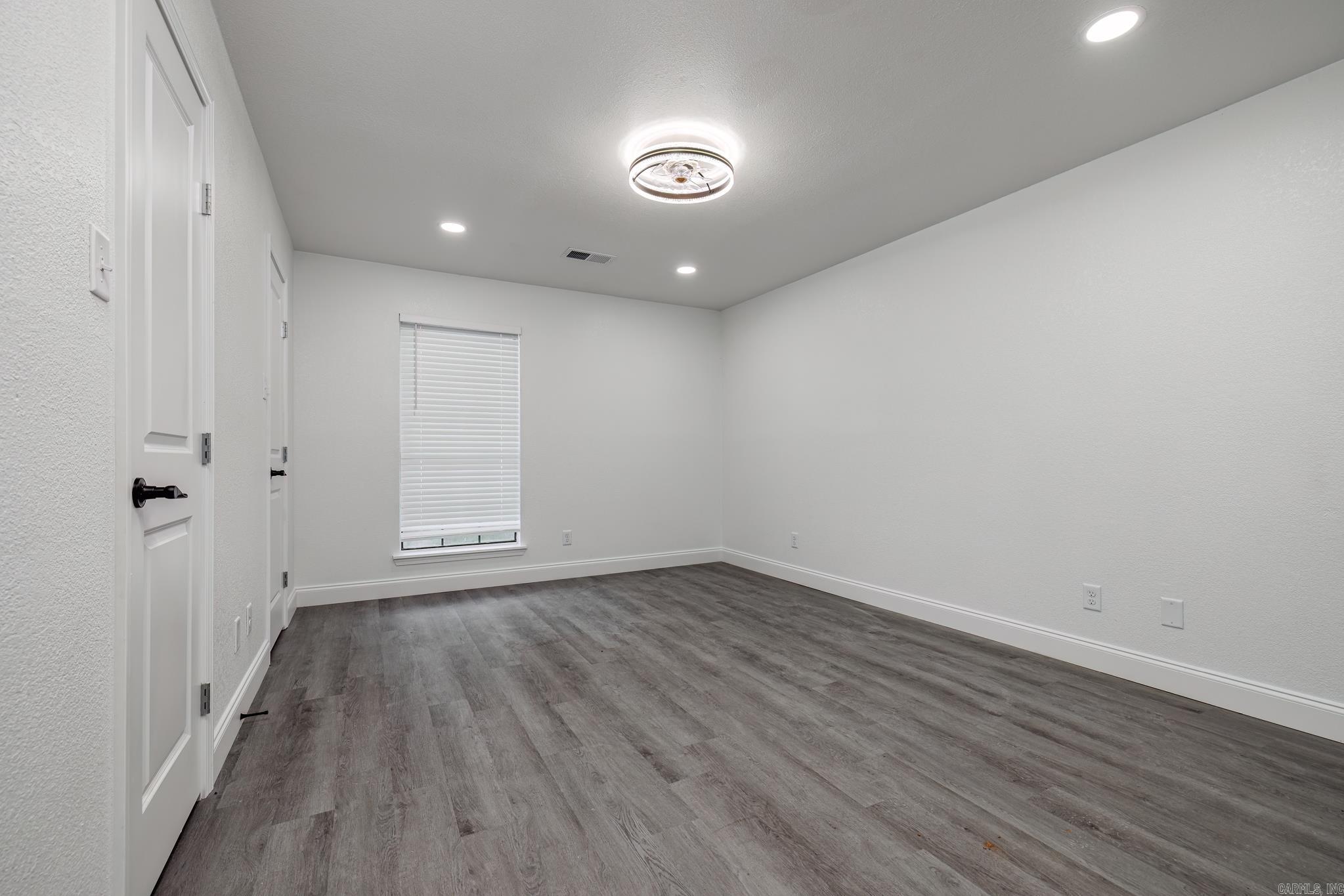 PINEDALE COVE - Residential