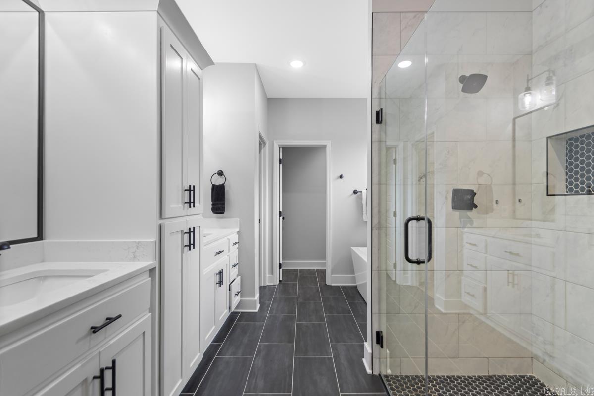 MILLERS GLENN - Residential