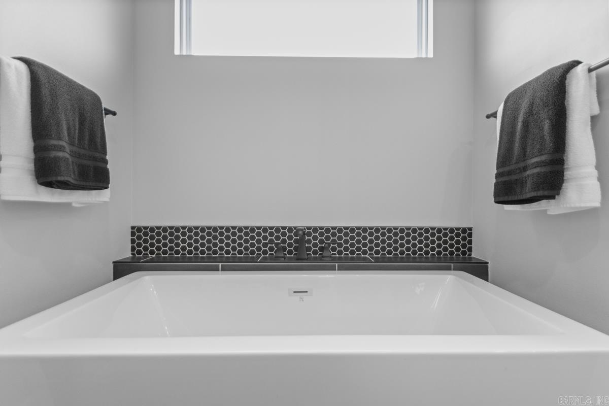 MILLERS GLENN - Residential