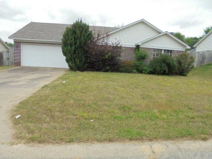 Home in the Auburn Hills subdivision with 3 bedrooms, 2 baths, 2 car garage with large back yard. The seller must comply with HUD Guidelines 24 CFR 206.125&bull. Buyer will be responsible to all utilities for inspections.