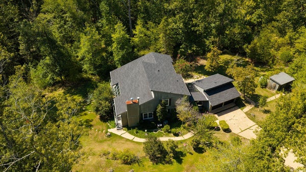24 CHAFFEE CREEK TRL, CAMDEN, AR 71701 - Image 2d74fed2880c5c4ff3b8ba2ec08085be/2289991127