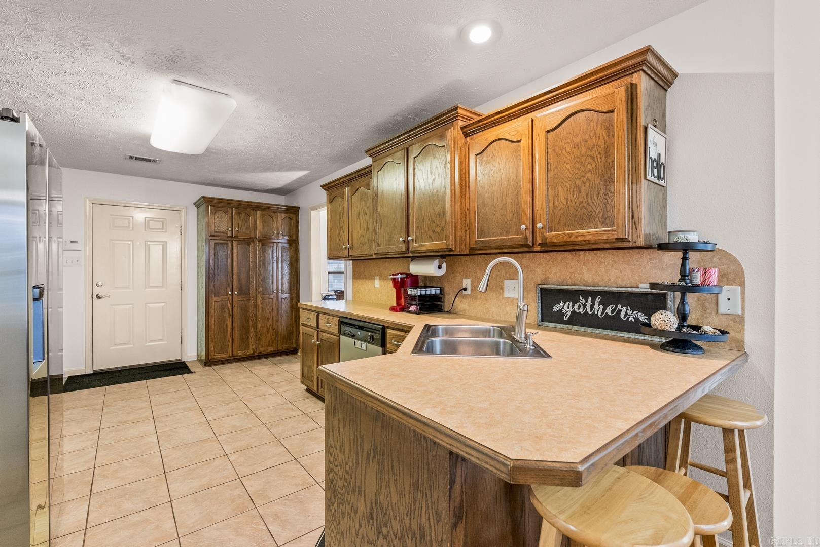 DOVE CREEK - Residential