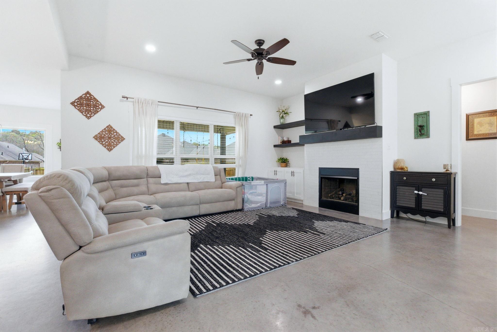 MILLERS GLENN - Residential