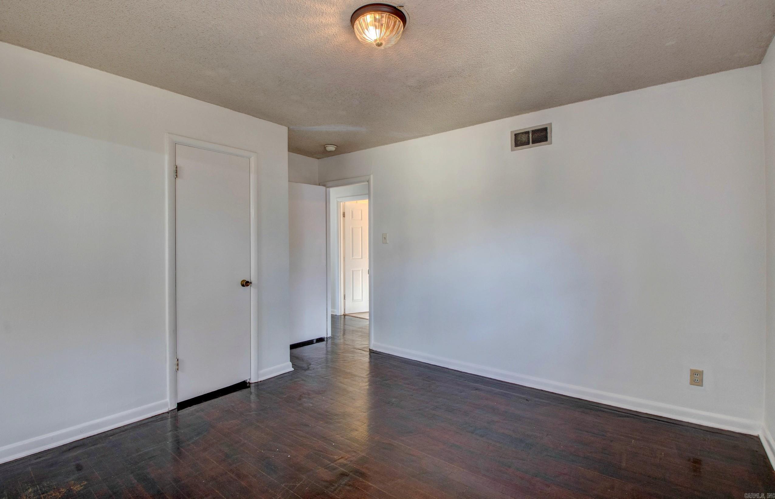 WAKEFIELD VILLAGE - Residential