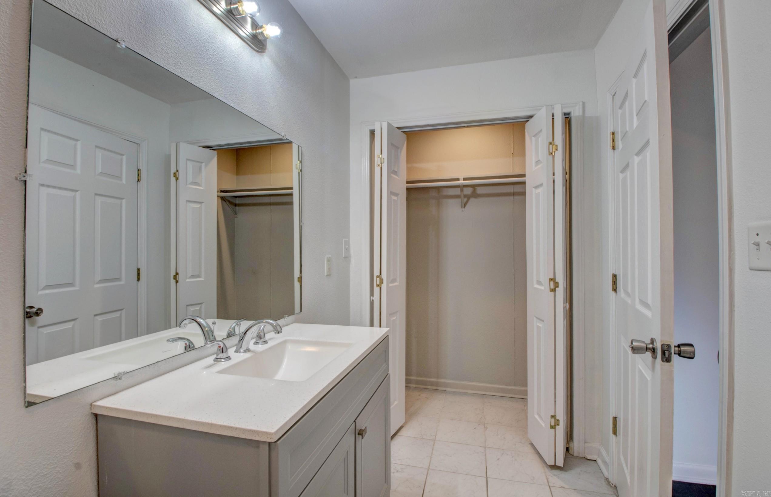 WAKEFIELD VILLAGE - Residential