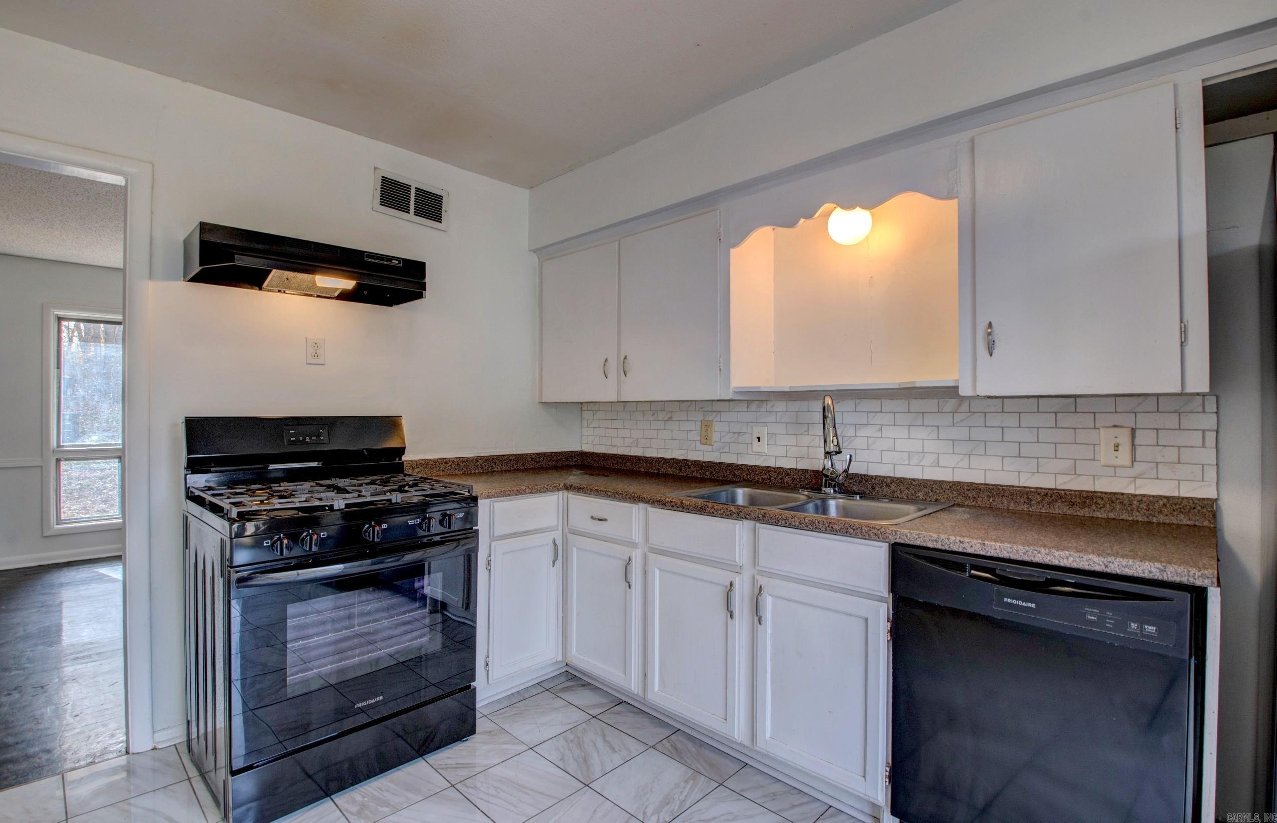 WAKEFIELD VILLAGE - Residential