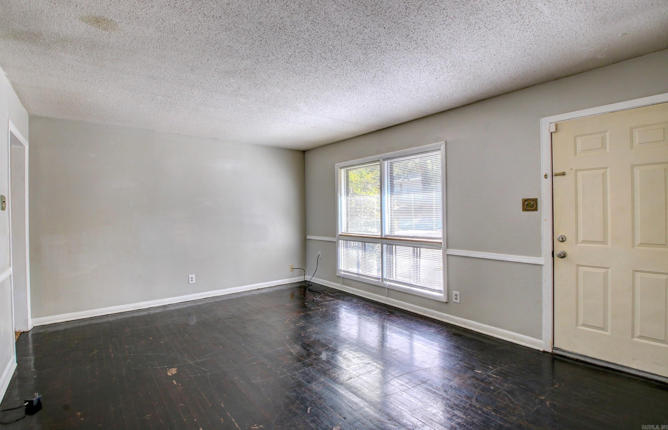 WAKEFIELD VILLAGE - Residential