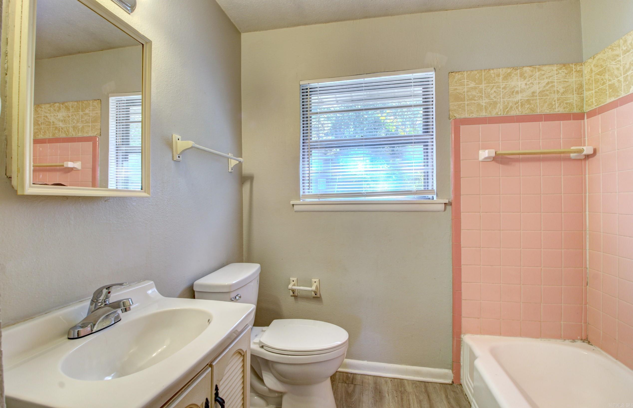 WAKEFIELD VILLAGE - Residential