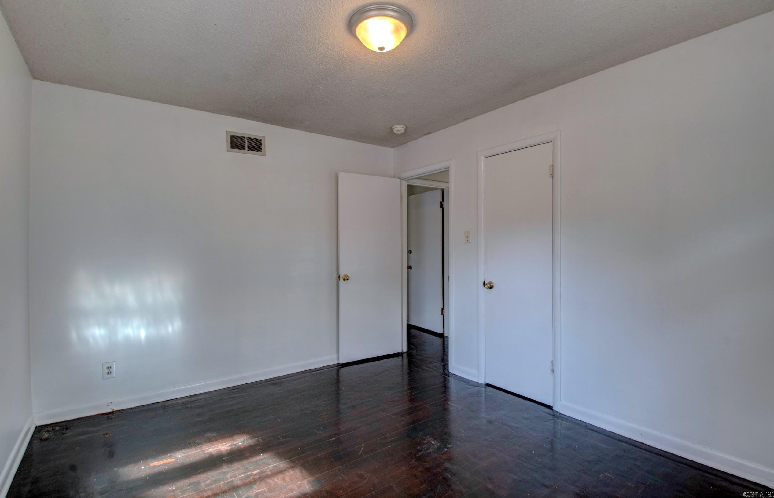 WAKEFIELD VILLAGE - Residential