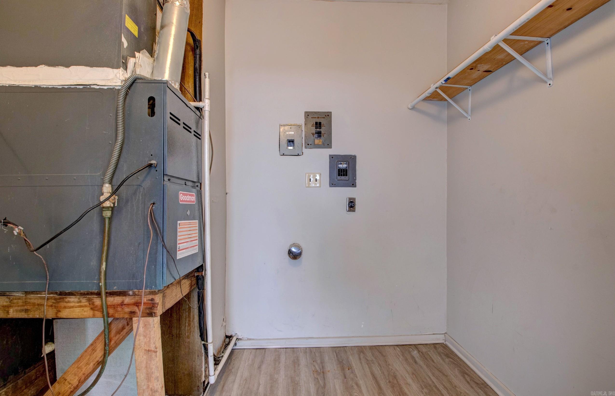 WAKEFIELD VILLAGE - Residential