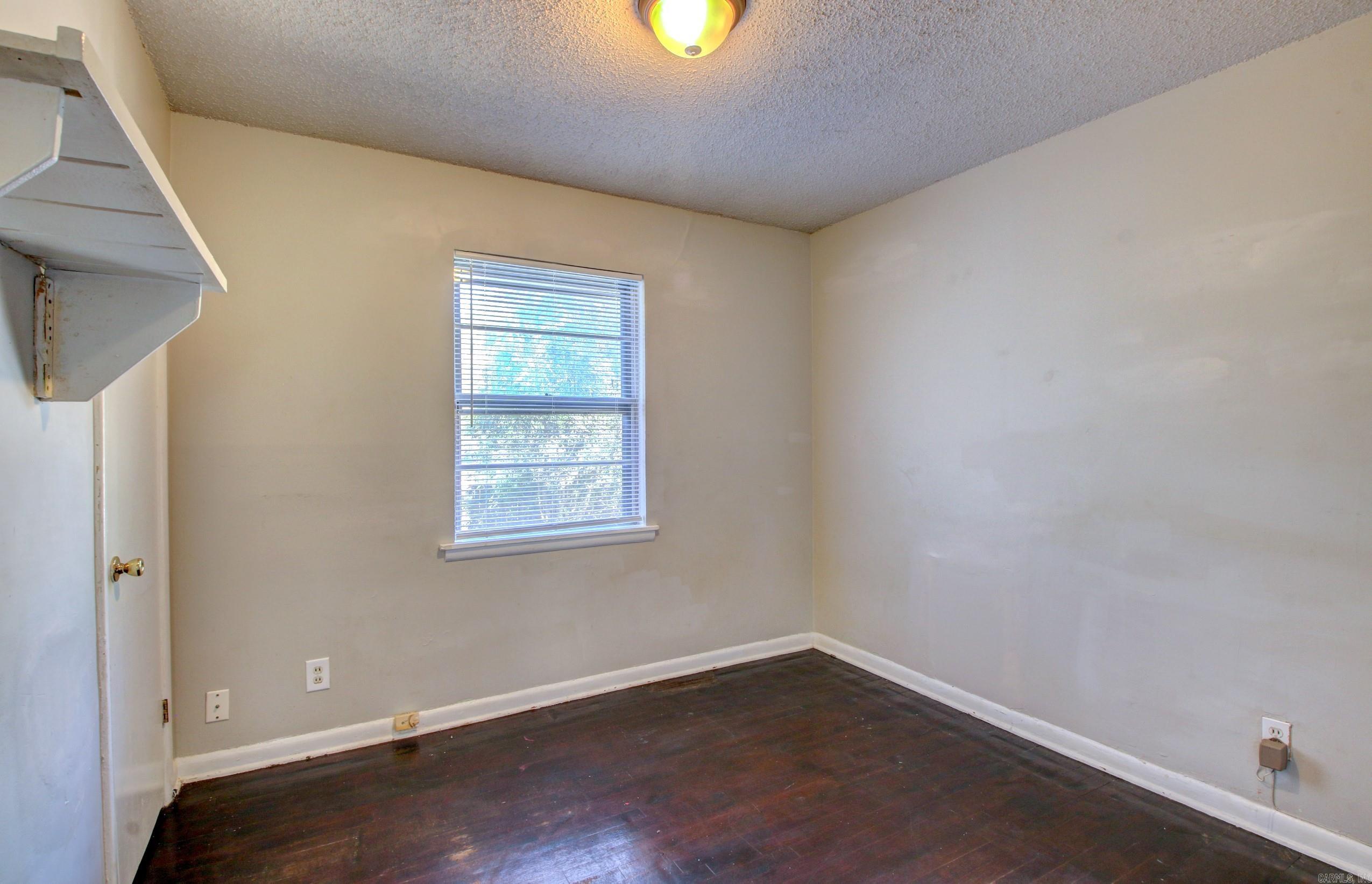 WAKEFIELD VILLAGE - Residential