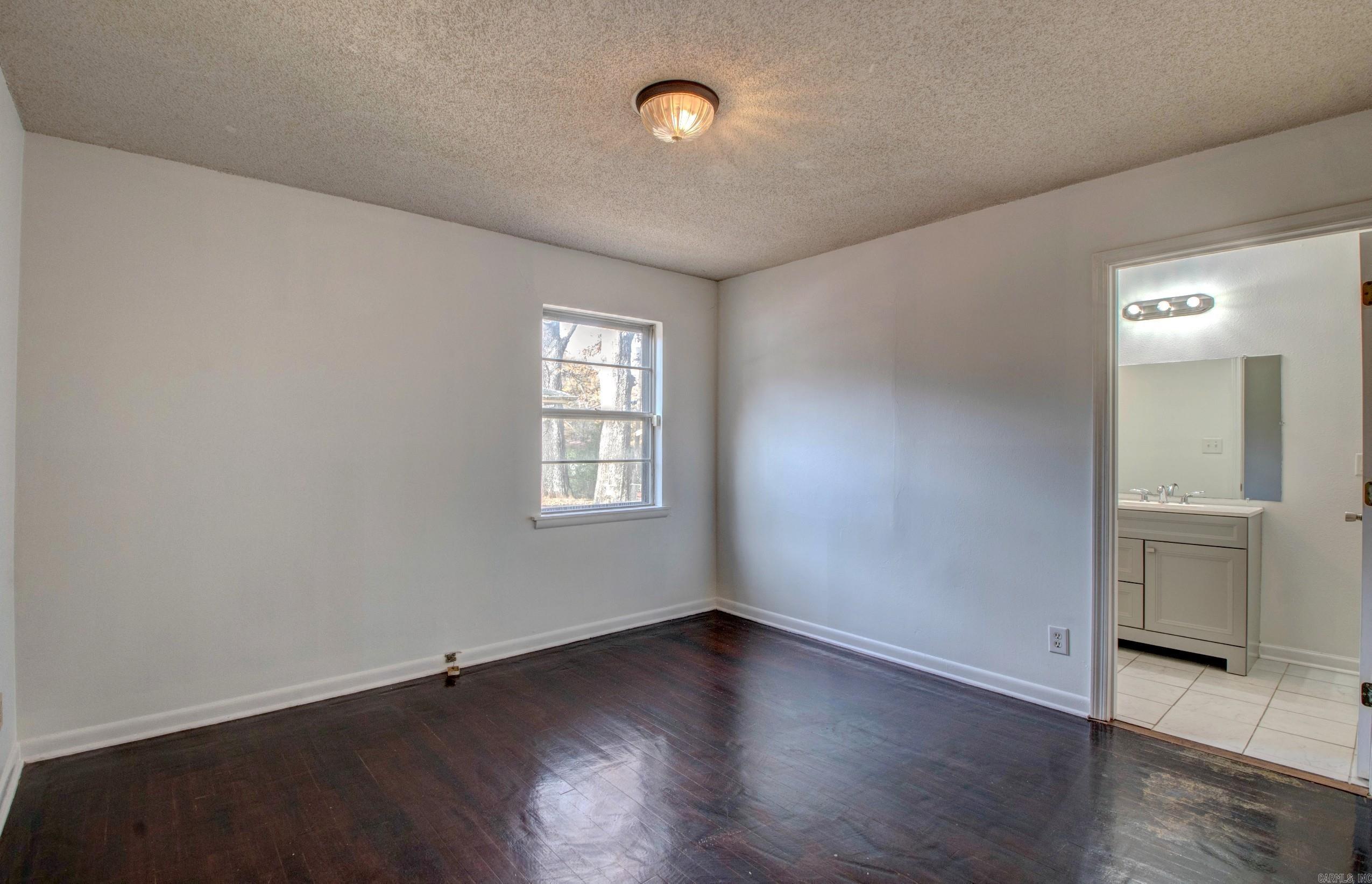 WAKEFIELD VILLAGE - Residential