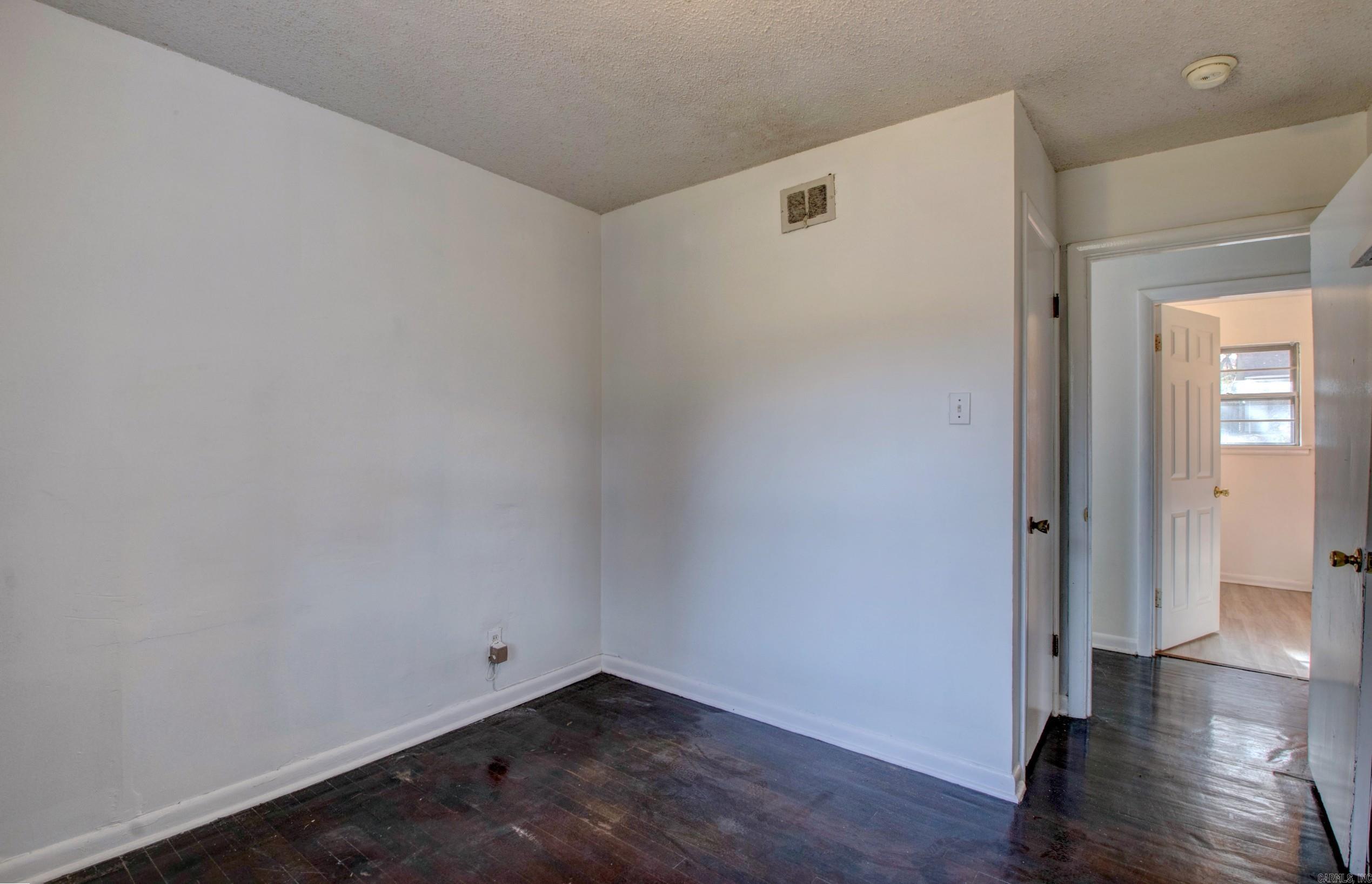 WAKEFIELD VILLAGE - Residential