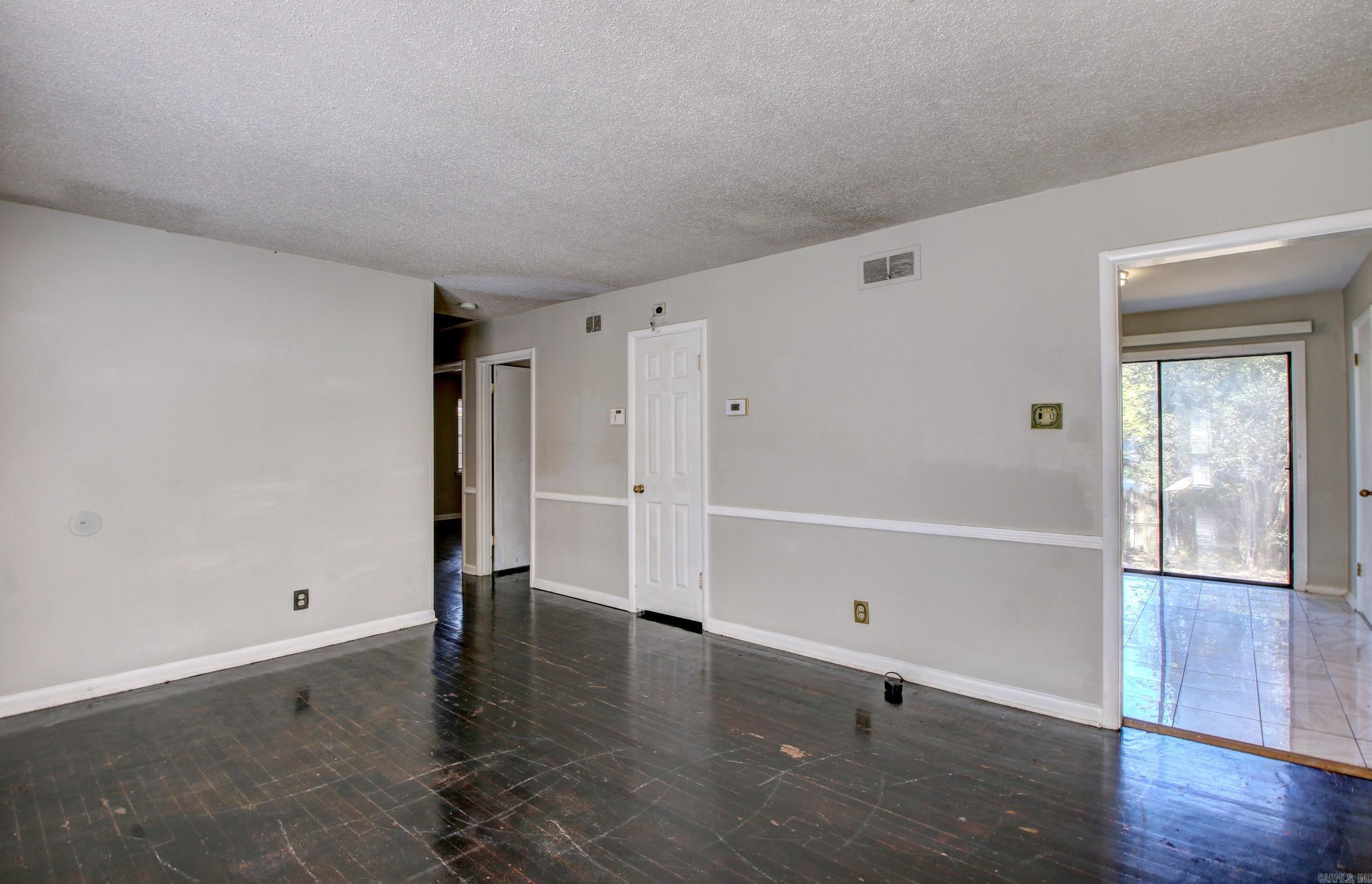 WAKEFIELD VILLAGE - Residential