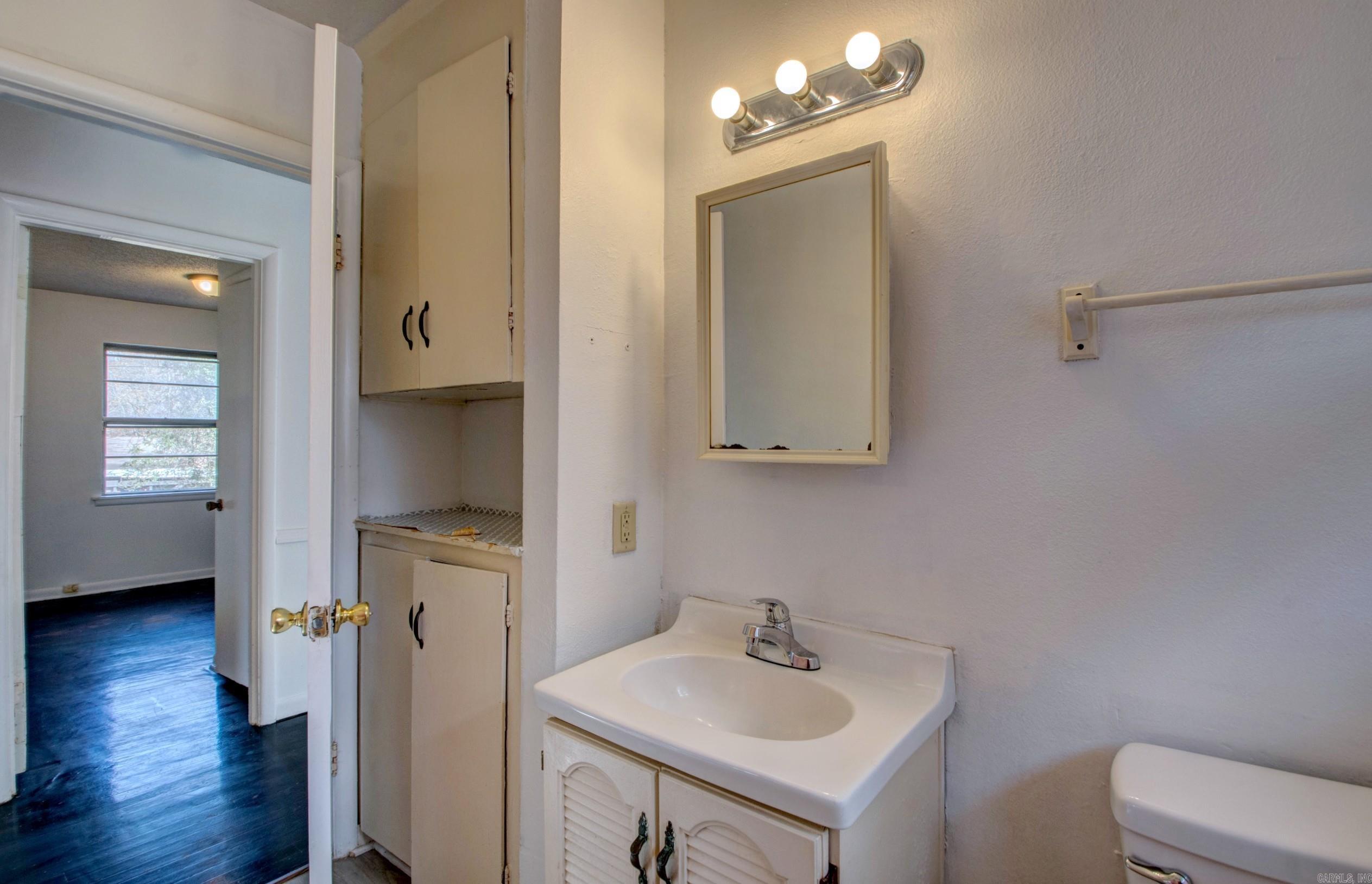 WAKEFIELD VILLAGE - Residential