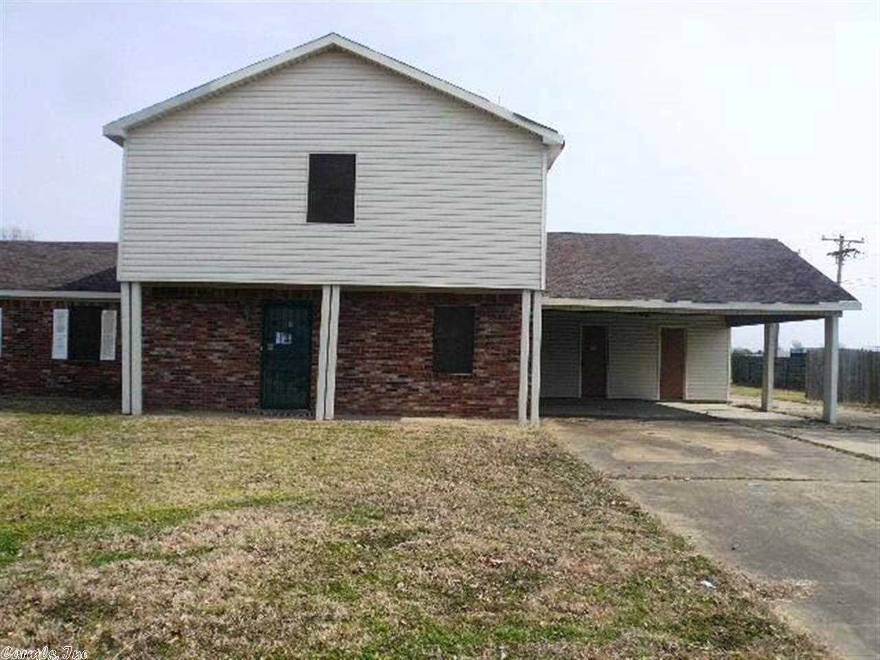 Great Opportunity,Wood Burning fireplace,Open Living Area,Convenient to shopping, schools and entertainment,Fenced back yard.REO PROPERTY-BANK OWNED. PROPERTY SOLD AS IS. The Listing Broker & Seller assume no responsibility & make no guarantees, warranties or representations as to accuracy of the property information or photographs. Buyer to turn on Utilities for INSPECTIONS.