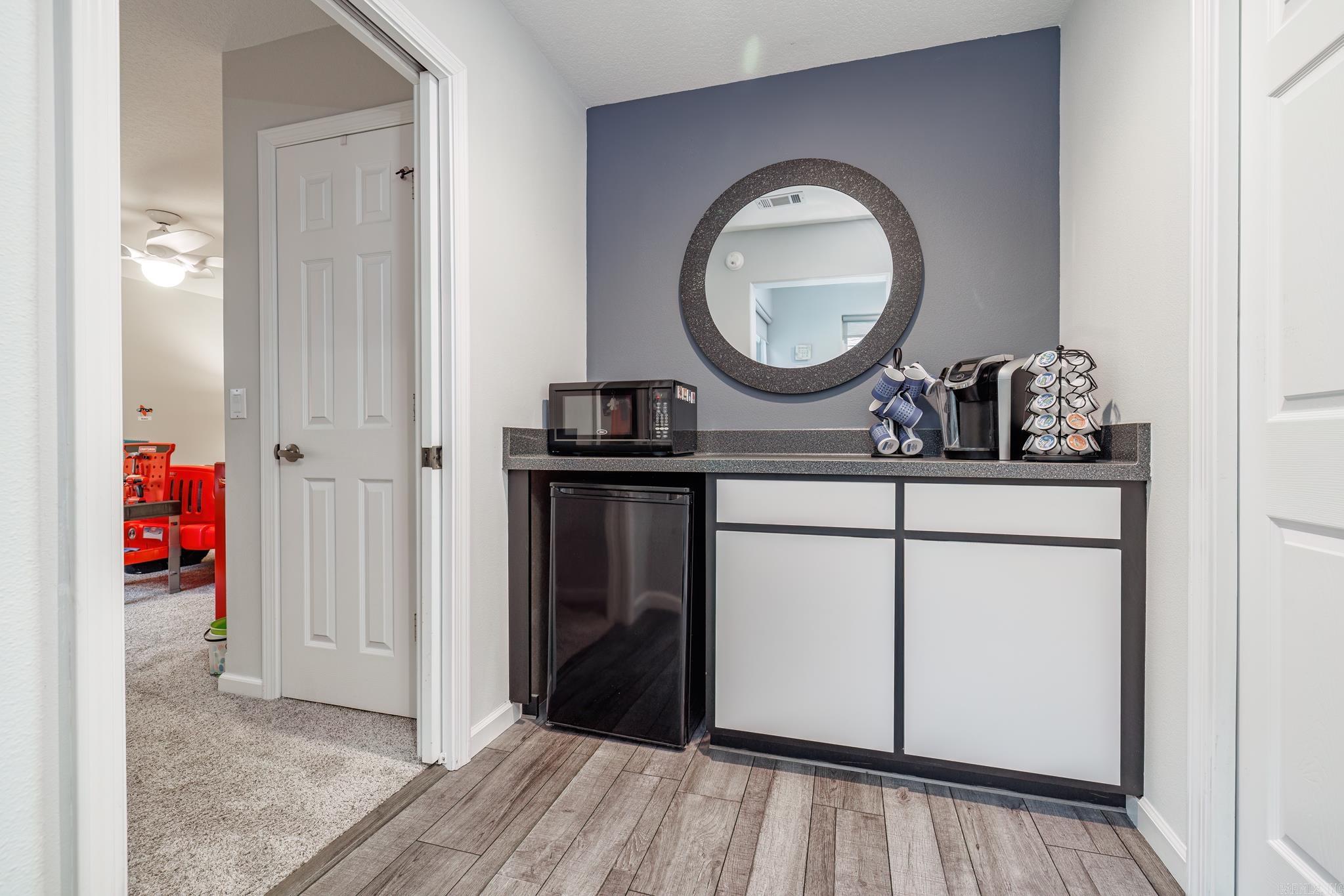 ISABELLA COURTS - Residential