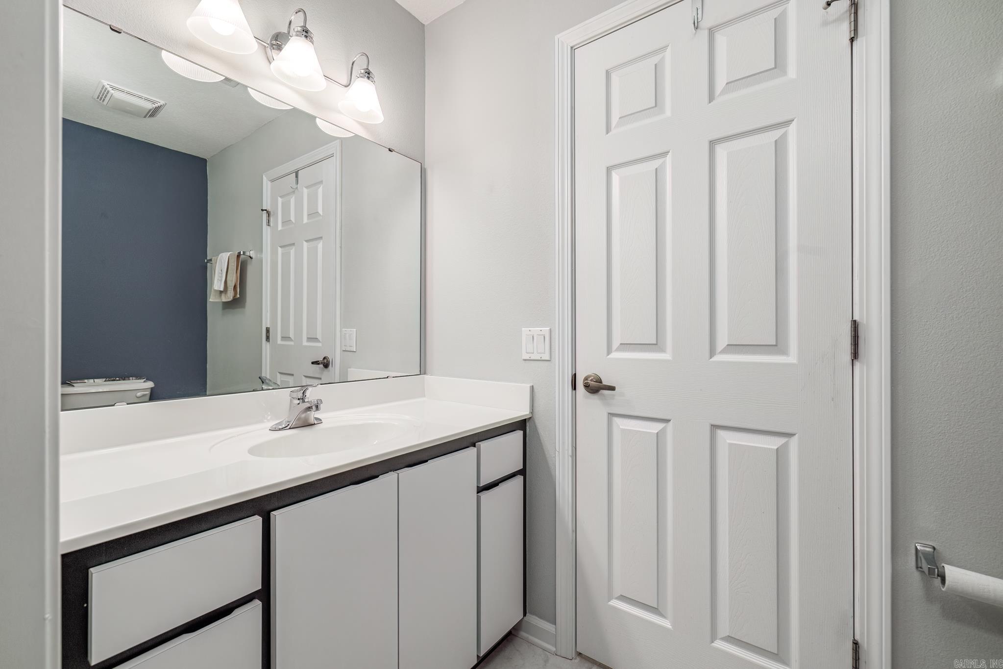 ISABELLA COURTS - Residential