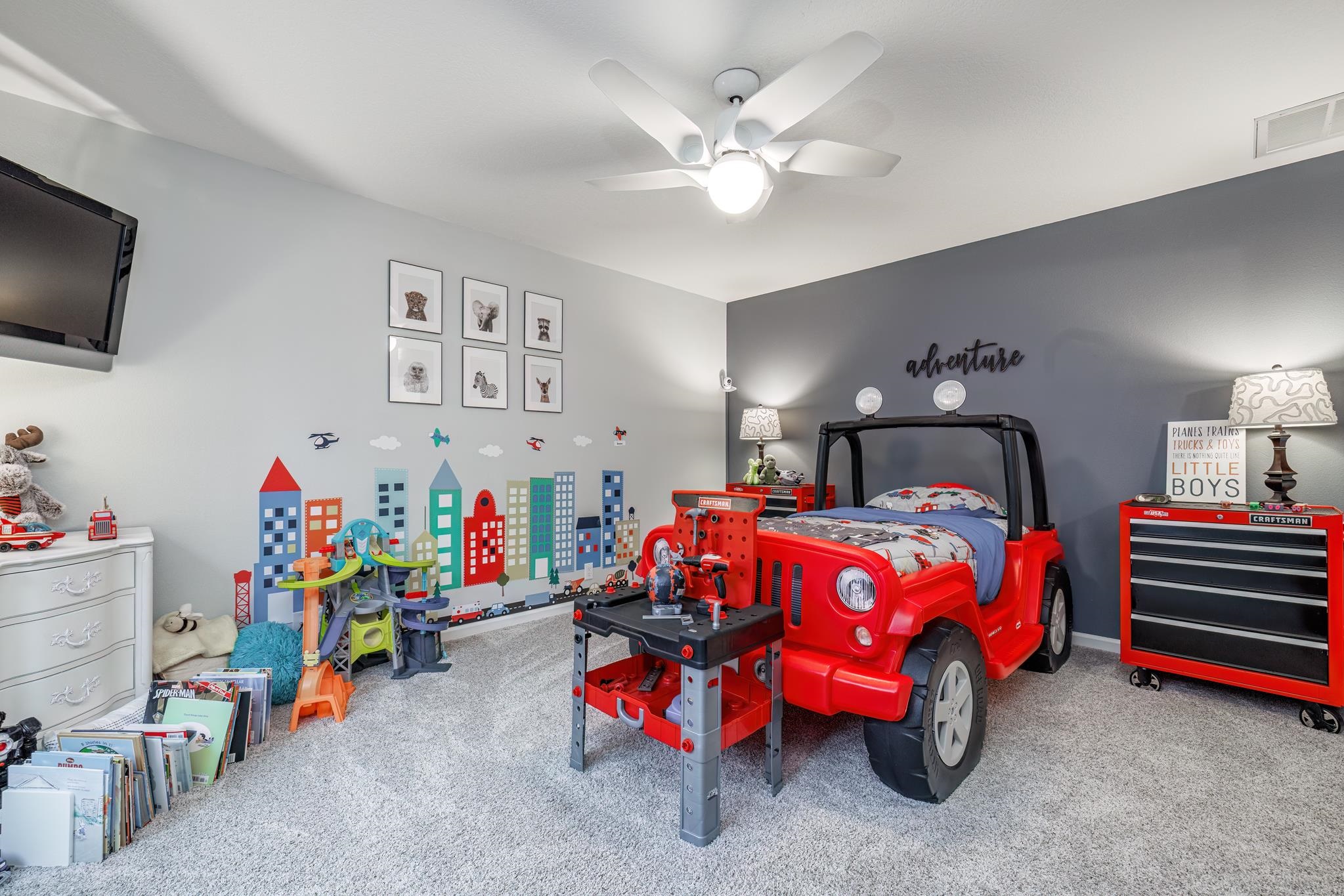 ISABELLA COURTS - Residential