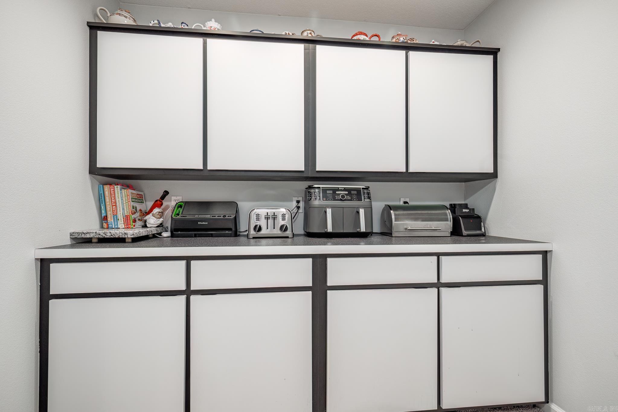 ISABELLA COURTS - Residential