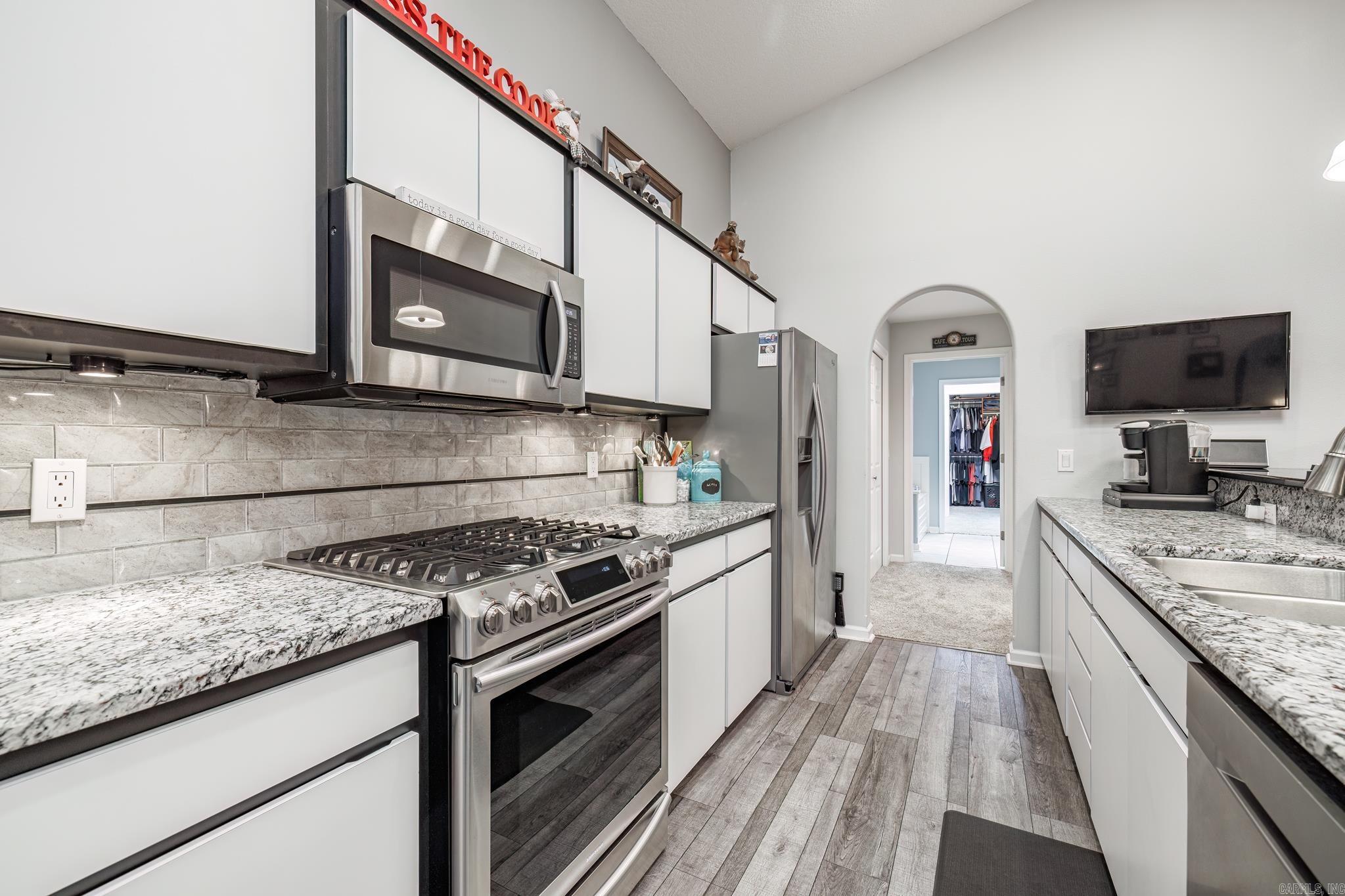 ISABELLA COURTS - Residential