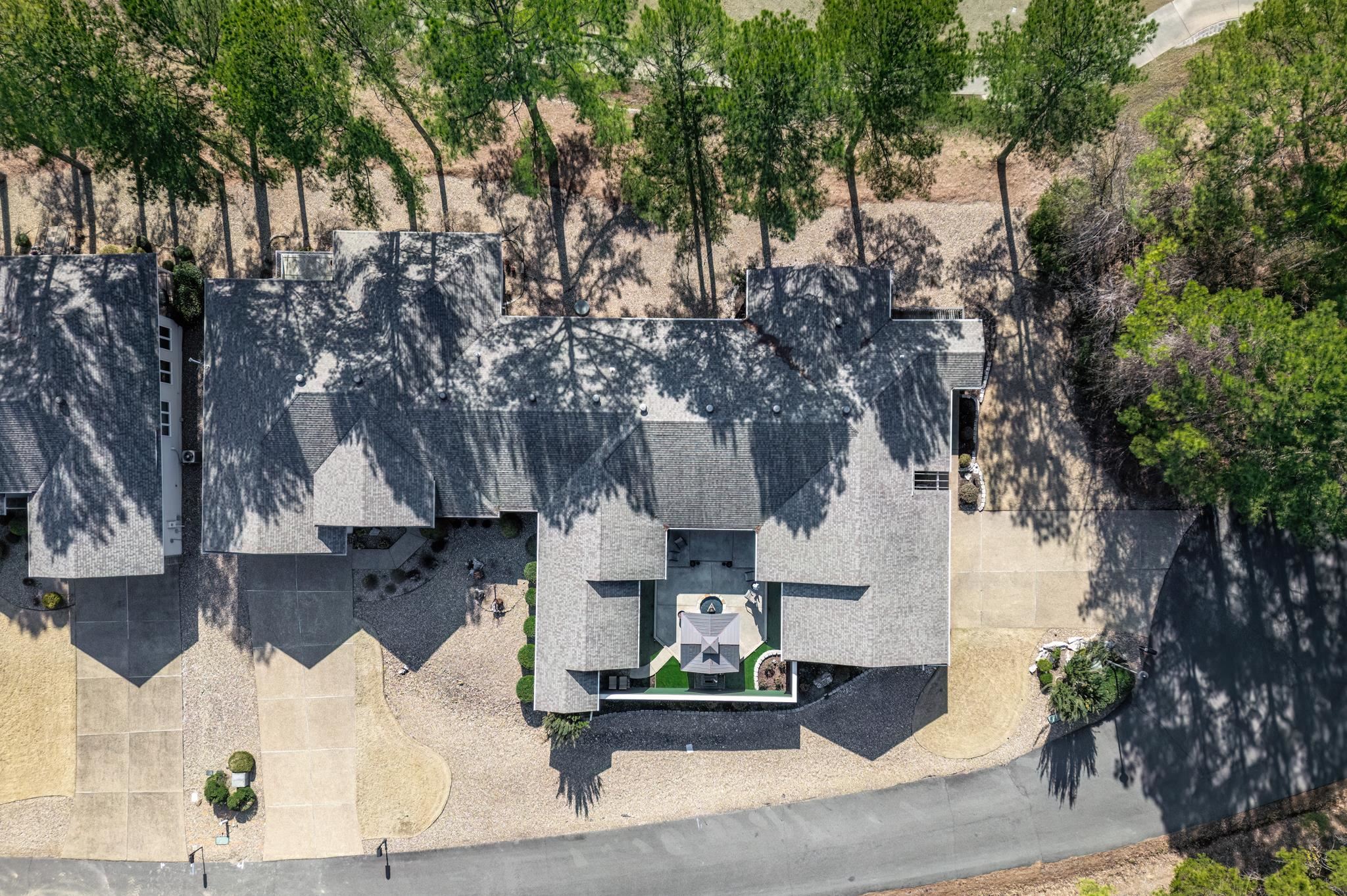 ISABELLA COURTS - Residential