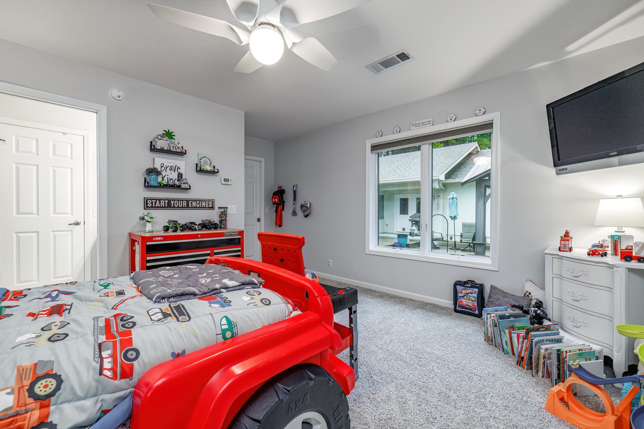 ISABELLA COURTS - Residential