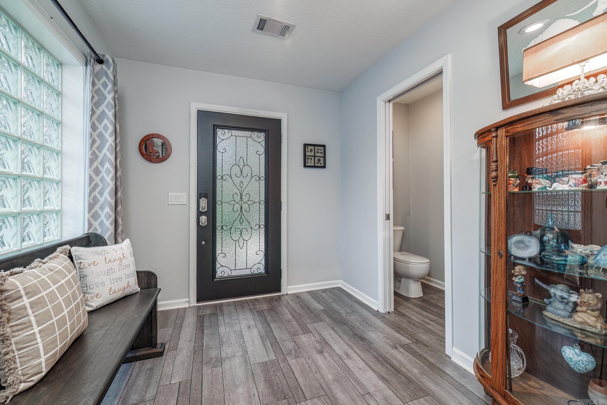 ISABELLA COURTS - Residential