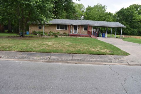 Photo of 119 Davis Street, North Little Rock, AR 72117 (MLS # 26016977)
