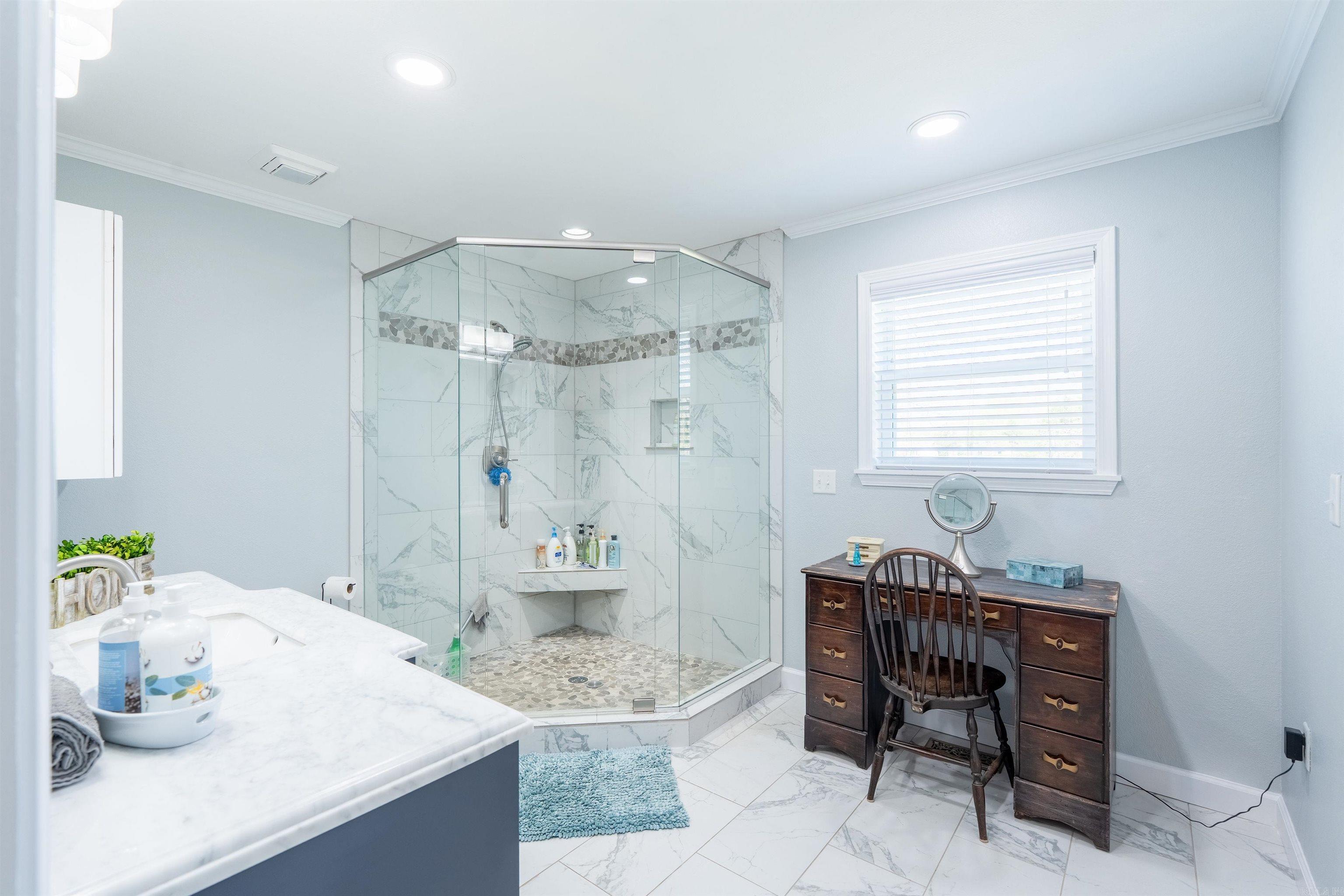 EDGEWATER COVE - Residential