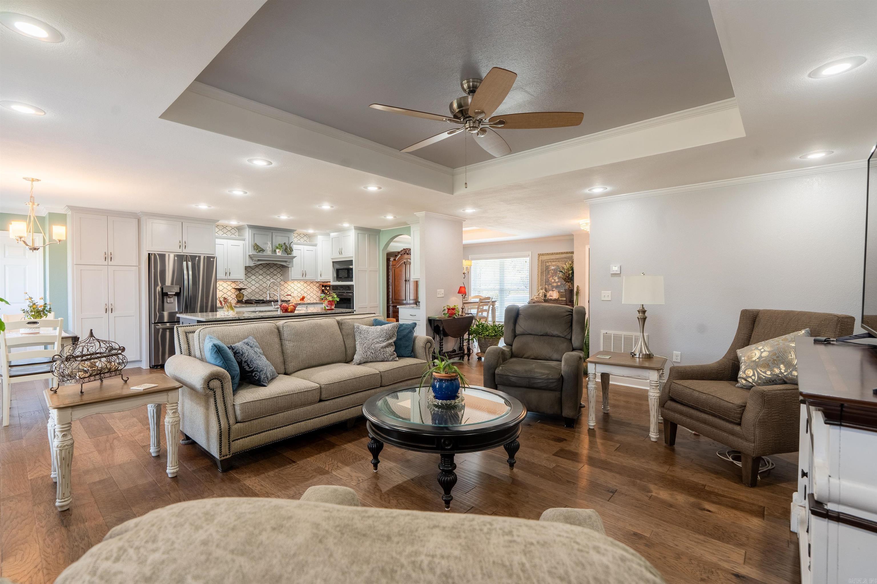 EDGEWATER COVE - Residential