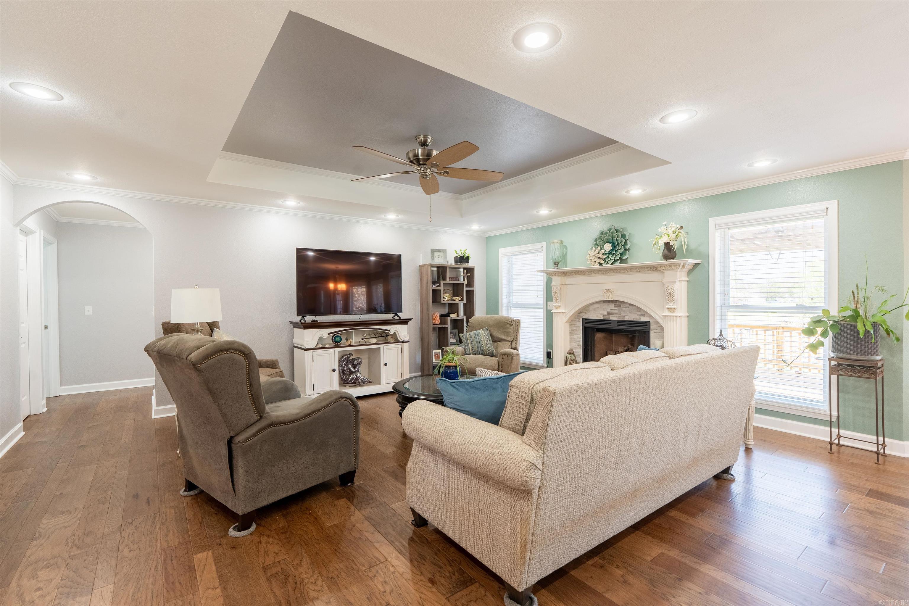 EDGEWATER COVE - Residential