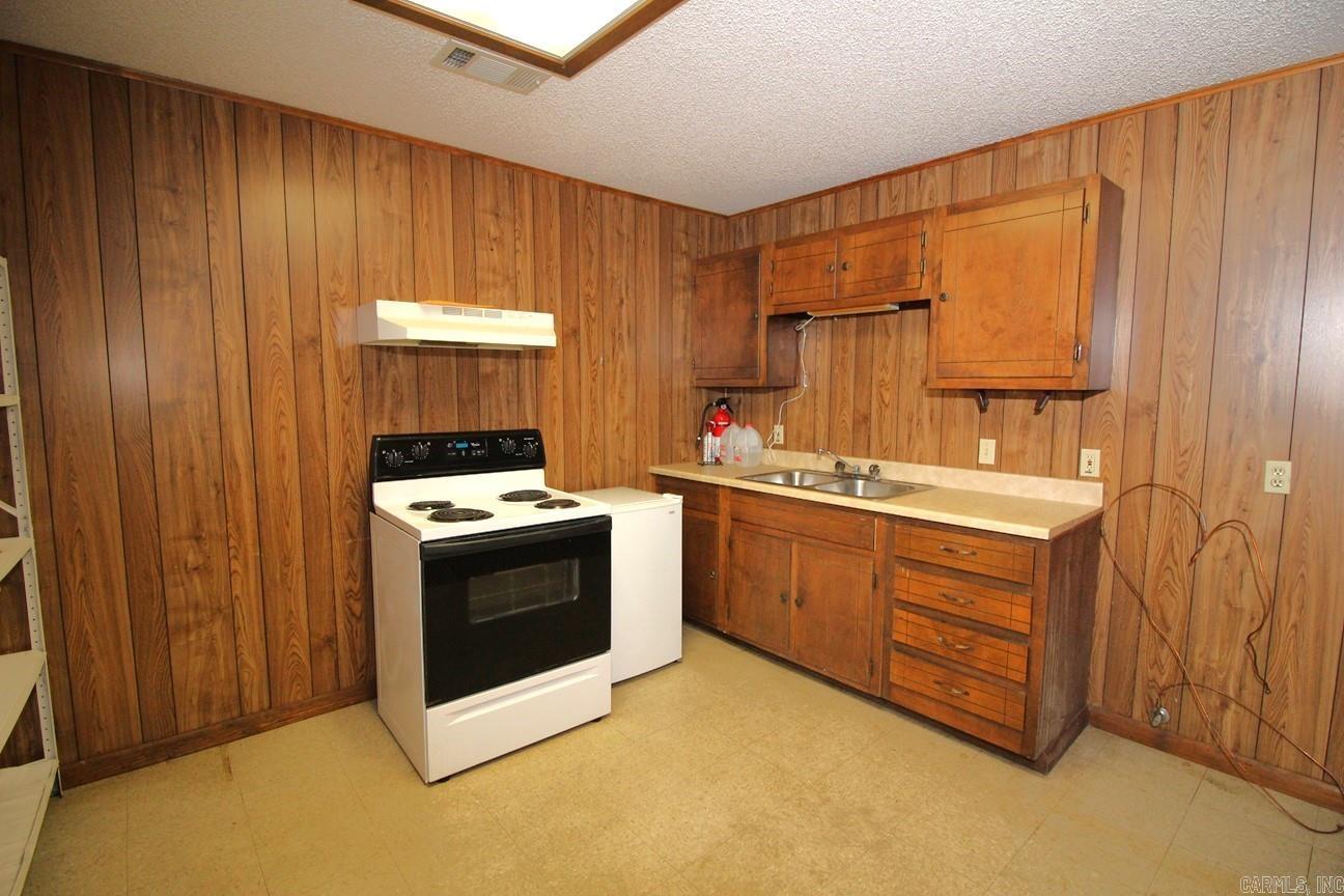 Cooper Creek - Commercial Sale