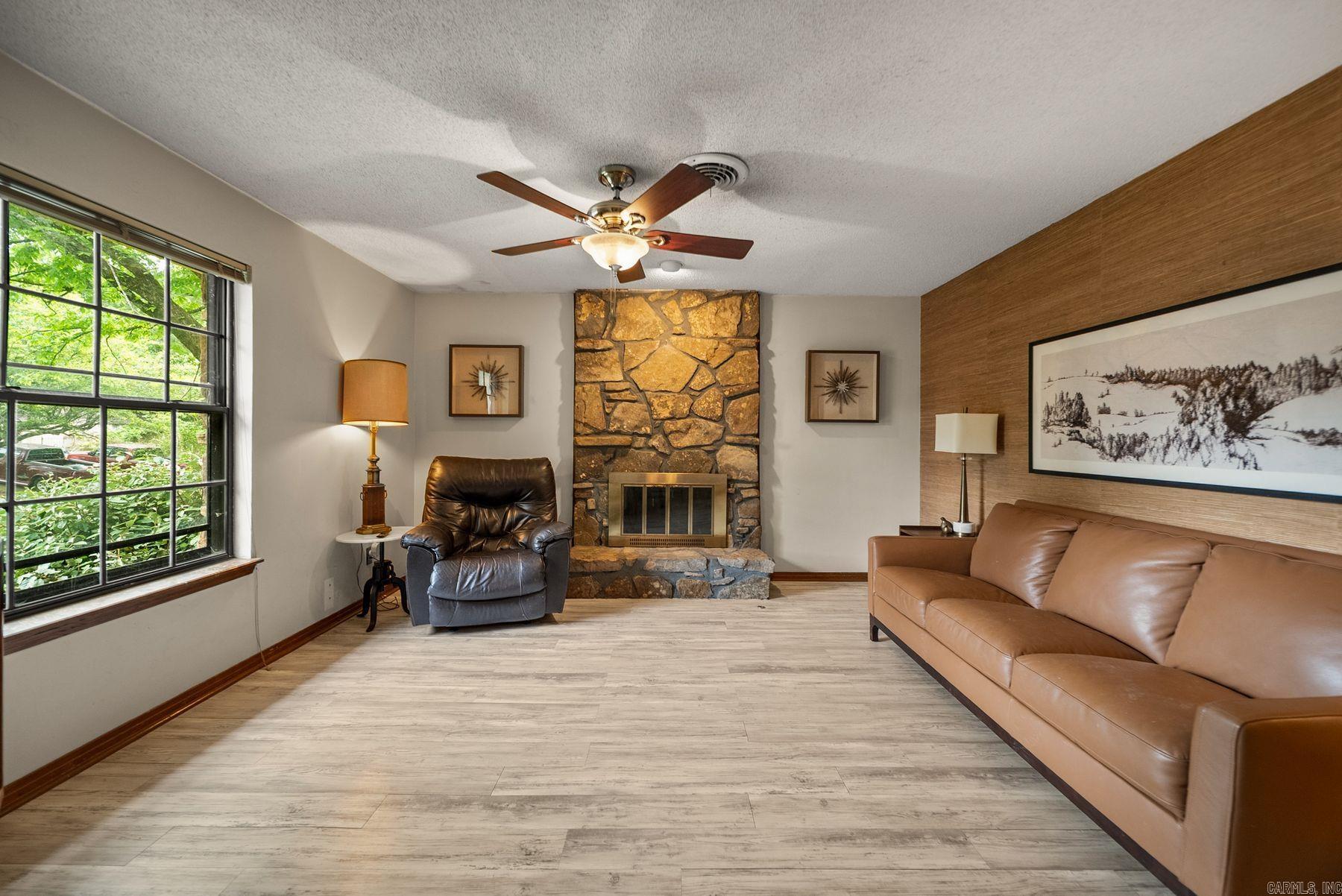 LEAWOOD MTN - Residential