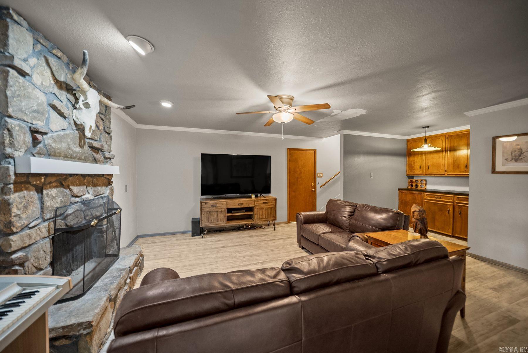 LEAWOOD MTN - Residential