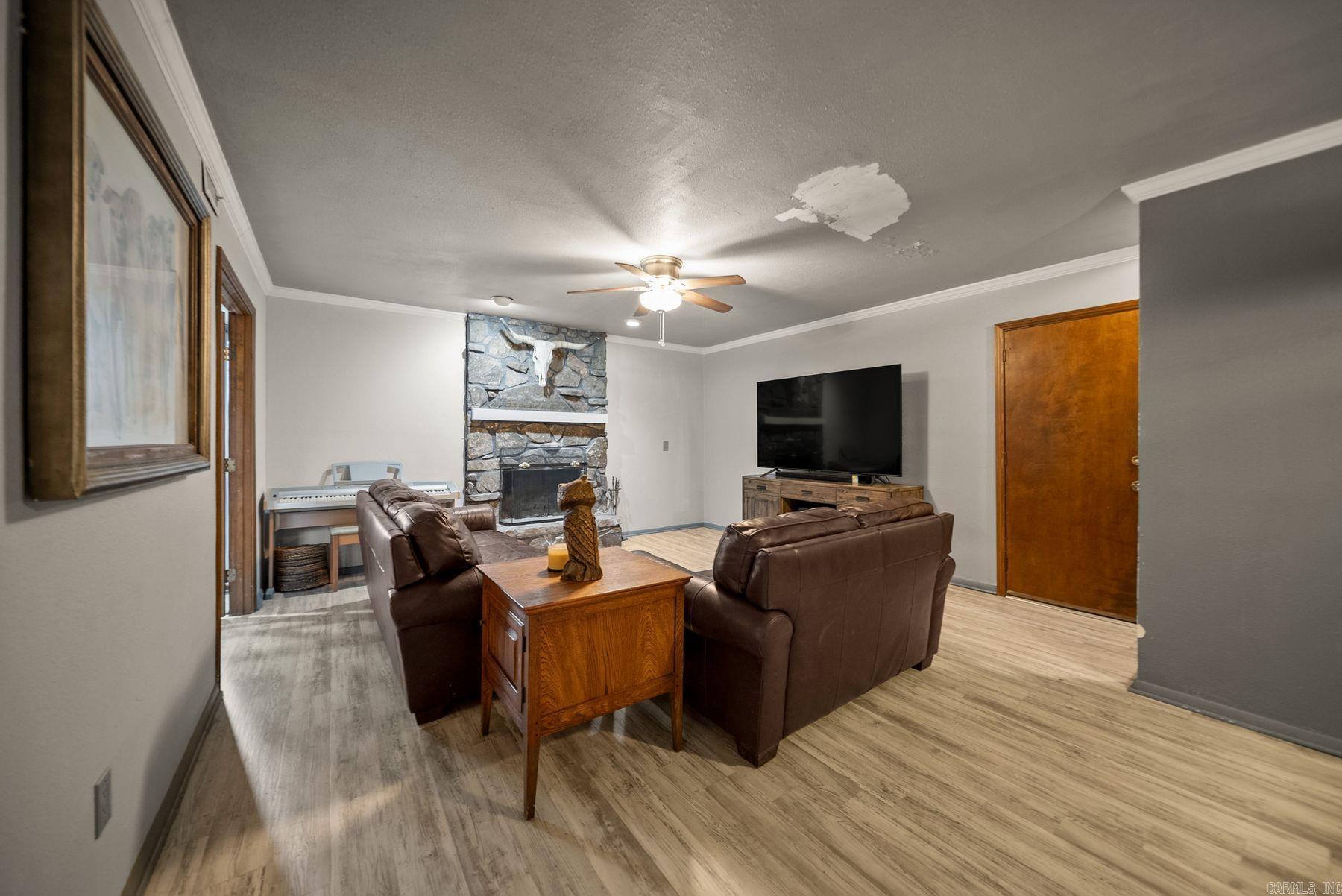 LEAWOOD MTN - Residential